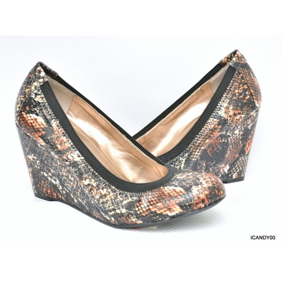 BCBG Generation NALISA Wedge Pump Round Toe Heel Patent Shoe Snake 6/36 New - Picture 1 of 8